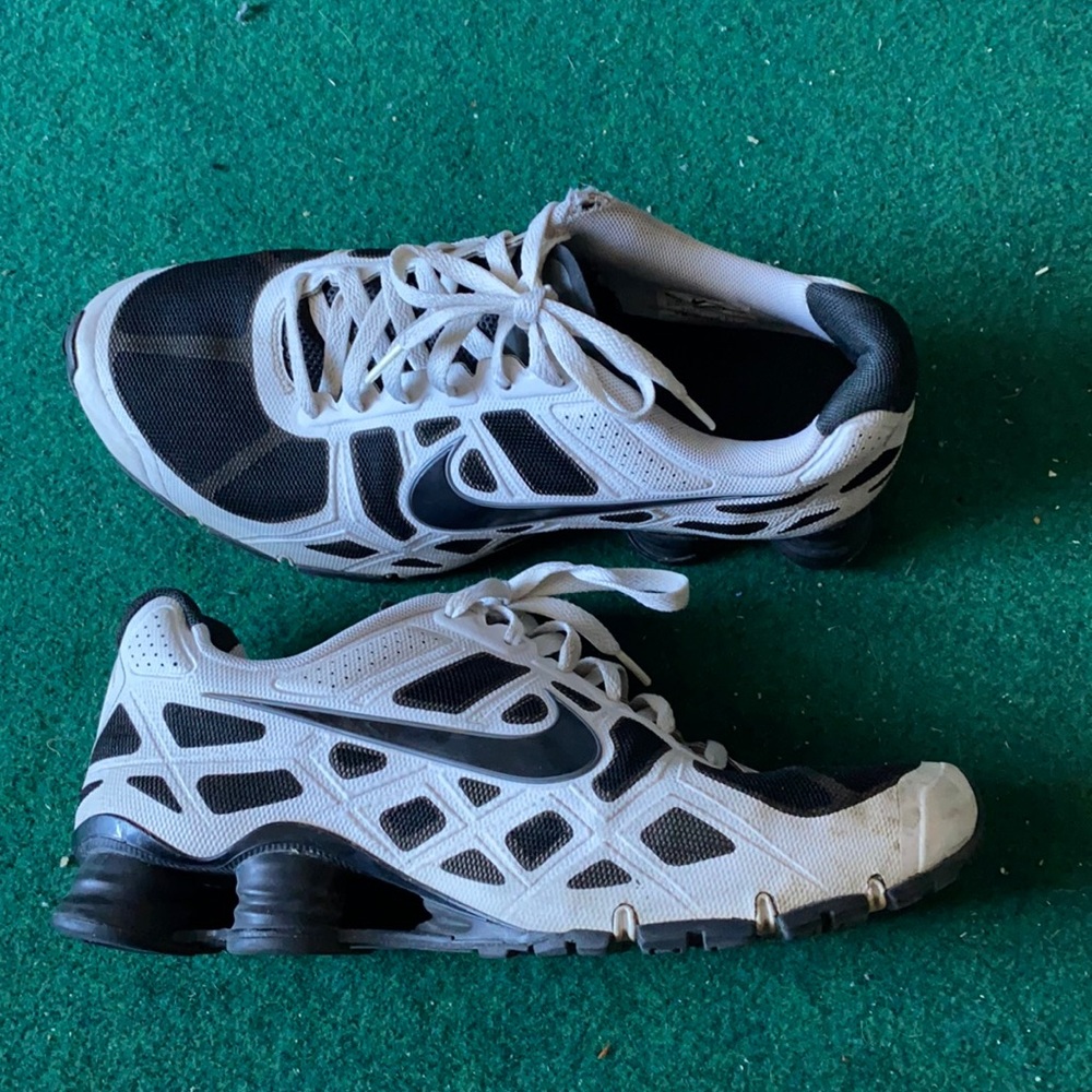 Men’s Nike lightly used Shoes.